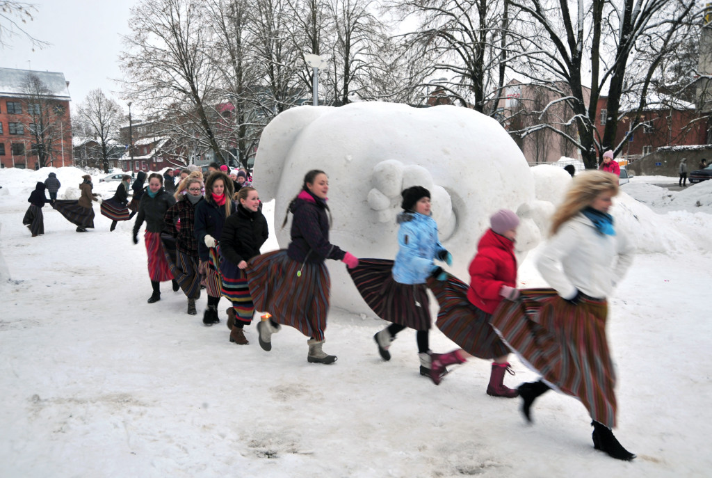 Jääpurikafestivaliga Jõgeval tähtisati 20. sajandi Eesti külarekordi esimest juubelit