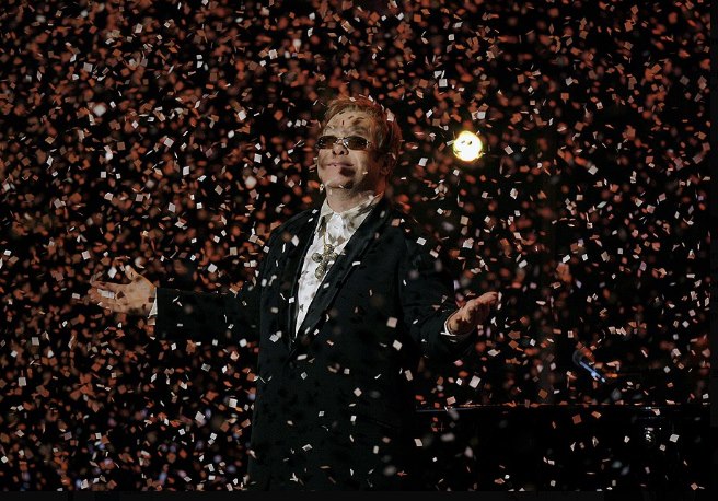 Elton John tähistab Eestis oma hiilgava karjääri 40. aastapäeva!