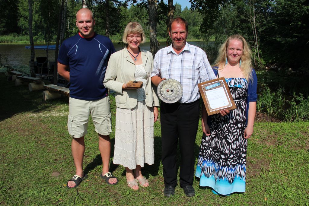 Tartumaal tunnustati konkursil „Kogukonna pärl“ esile tõstetud Katrin ja Aivar Jõgari perekonda