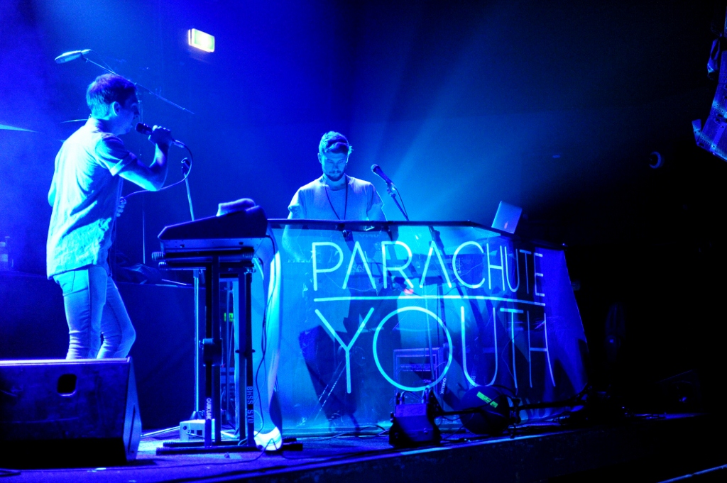 Austraalia duo „Parachute Youth“ toob Eestisse hüpnootiliselt modernse tantsumuusika