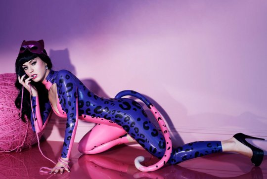 Popstaar Katy Perry esineb kevadel Riias