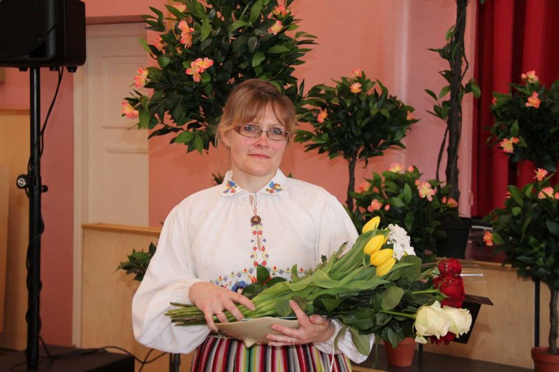 GALERII! Otepää Naisselts valis aasta emaks Krista Sumbergi