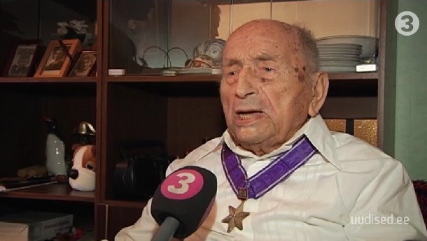 Legendaarne 105-aastane jäätiseonu Evald Rooma: tee parasjagu tööd, võta oma sõprade terviseks napsu ja ole rõõmus