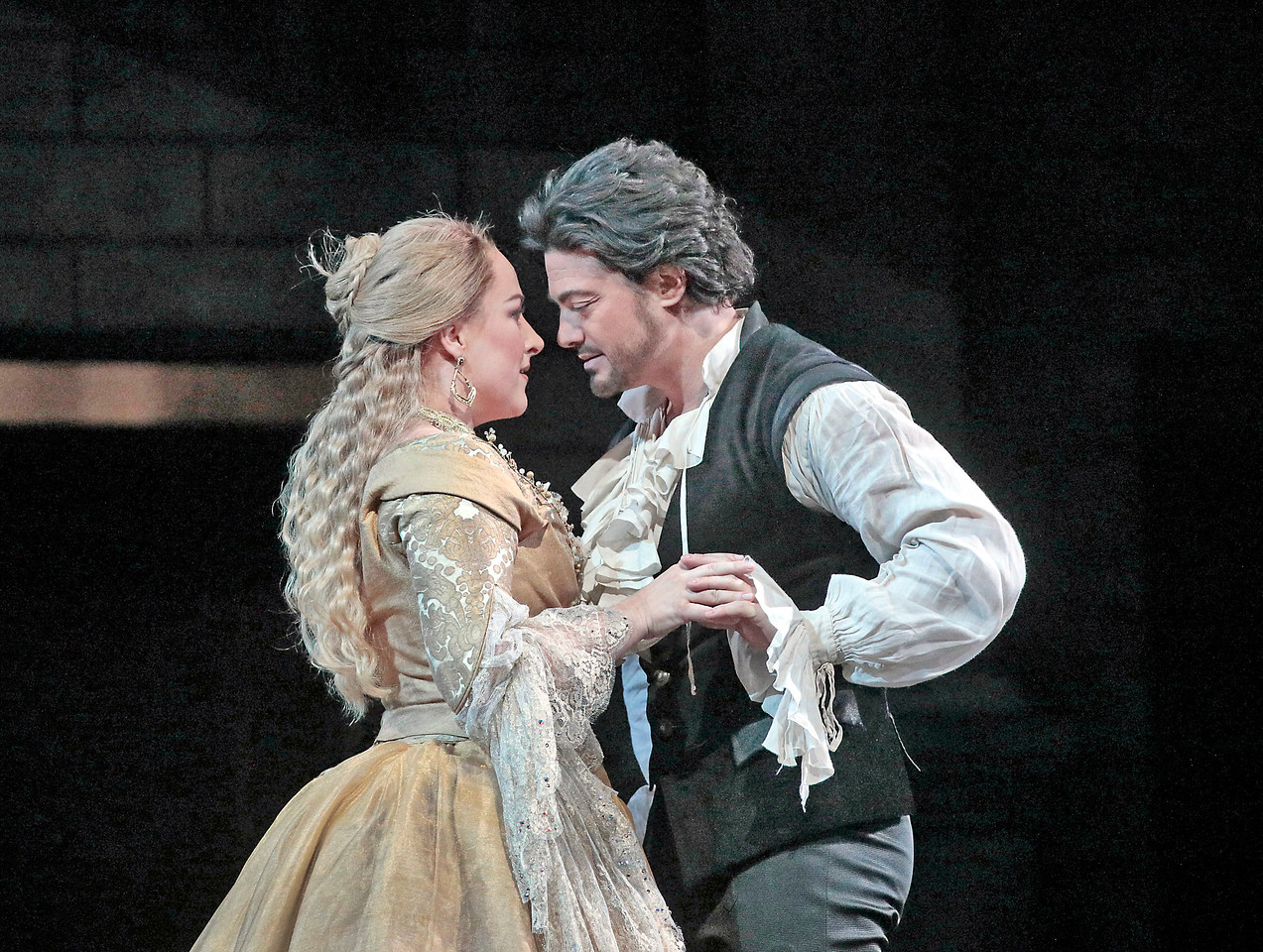 KULTUURIHUVILISTELE I Metropolitan Opera alustab suvehooaega kinodes „Romeo ja Juliaga“