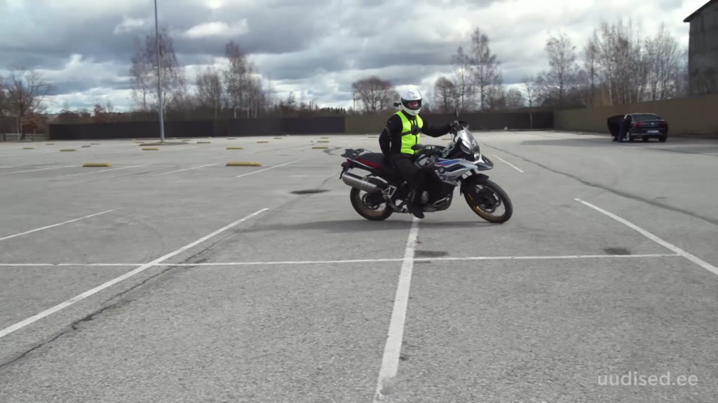 VIDEO I Lihtsad nipid: motohooajaks saab valmistuda ka parkimisplatsil
